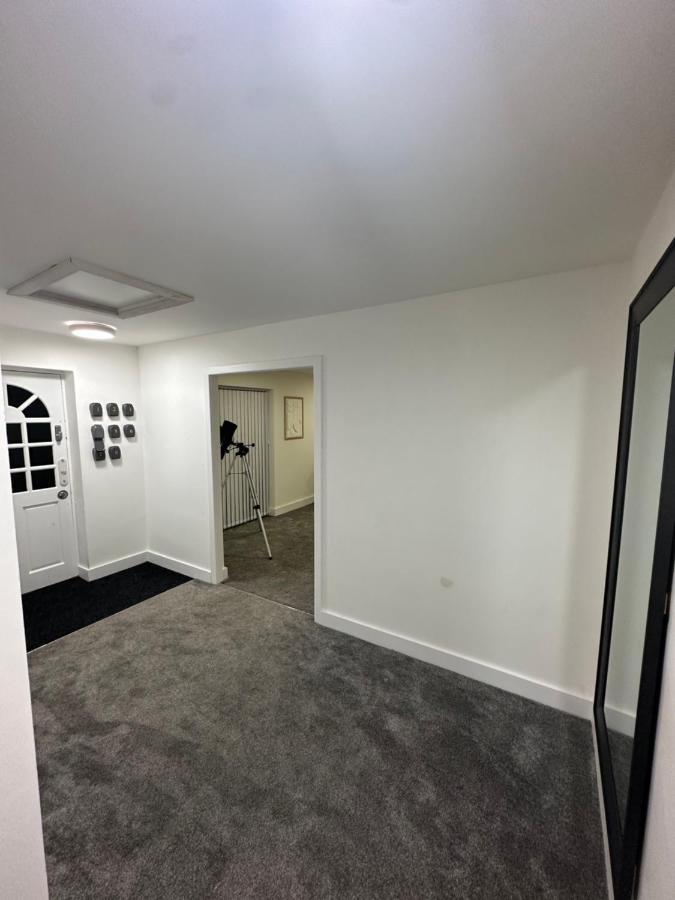 Selborne Studios Off Road Gated Parking 考文垂 外观 照片